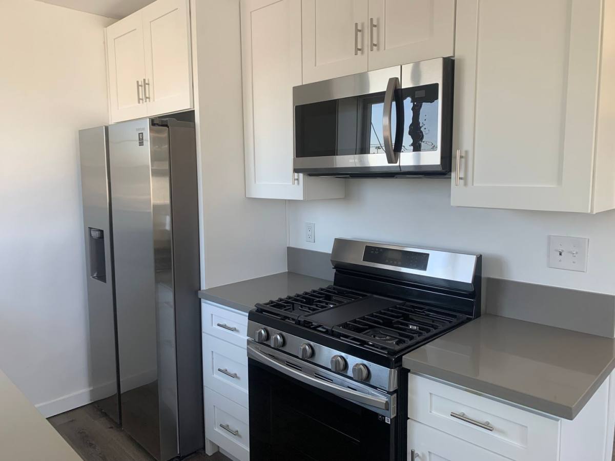 Apartment for rent at 6736 & 6800 W Blvd, Los Angeles, CA 90043
