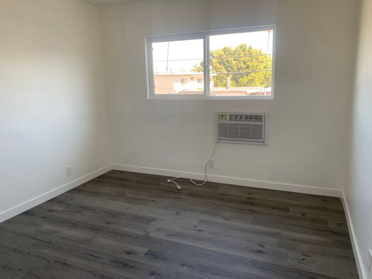 Apartment for rent at 6736 & 6800 W Blvd, Los Angeles, CA 90043