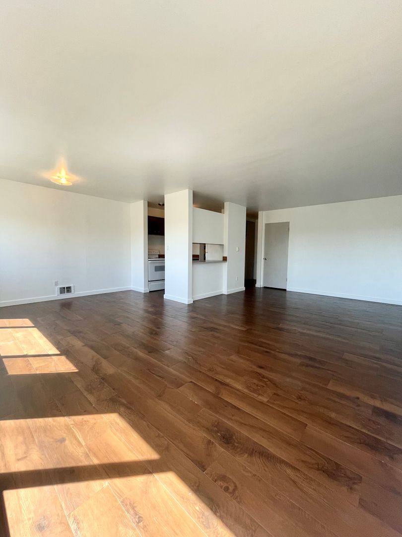 Apartment for rent at 2233 NE 46th St, Seattle, WA 98105