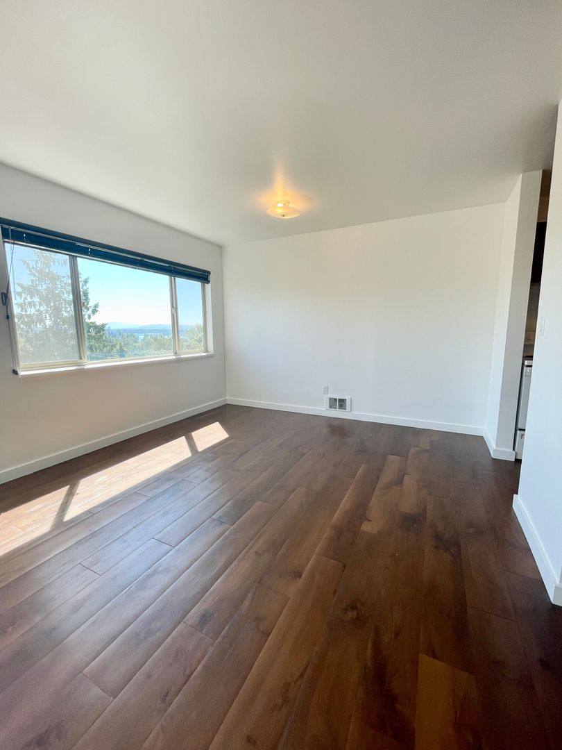 Apartment for rent at 2233 NE 46th St, Seattle, WA 98105