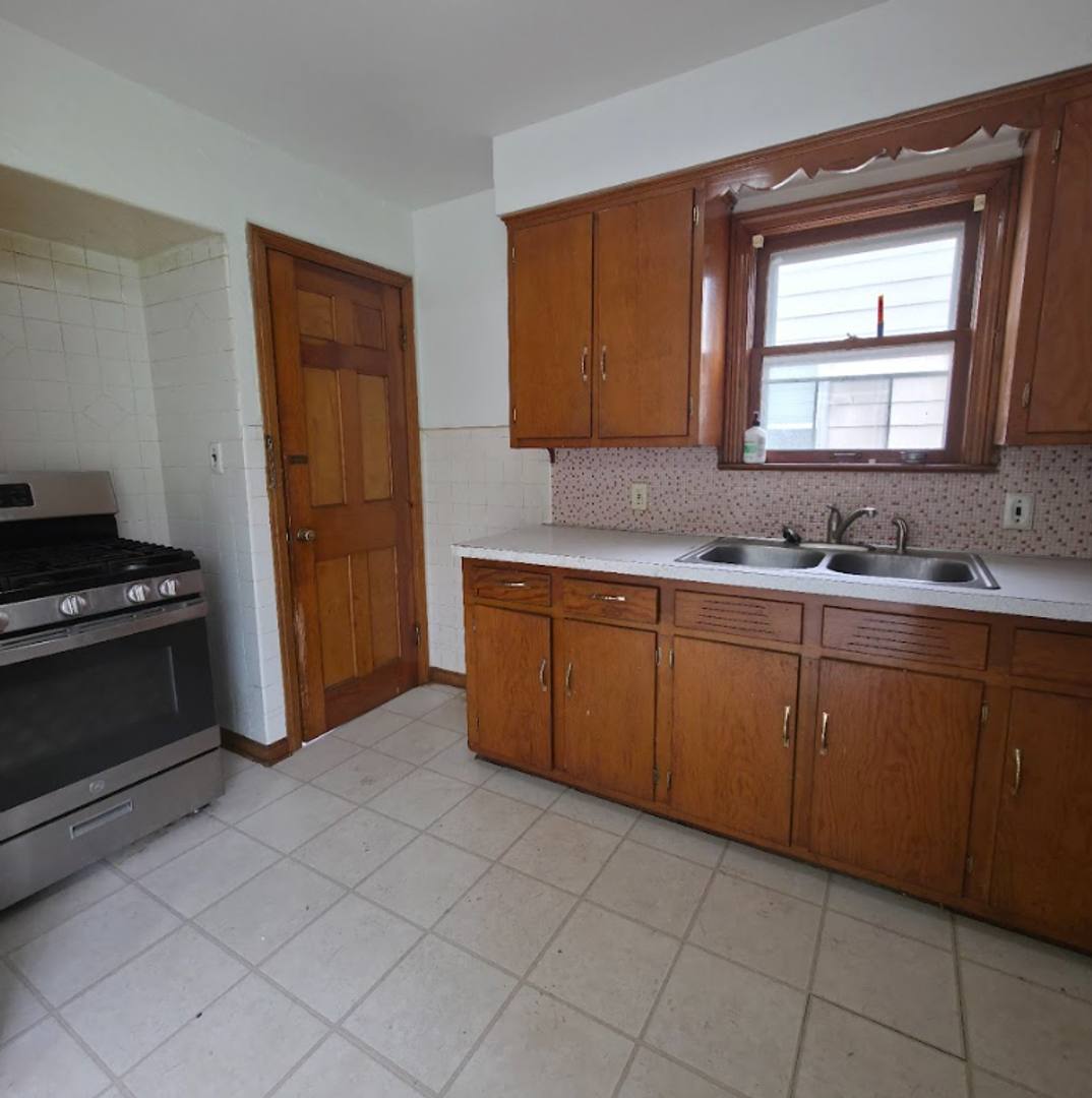 House for rent at 4935 E 86th St, Cleveland, OH 44125