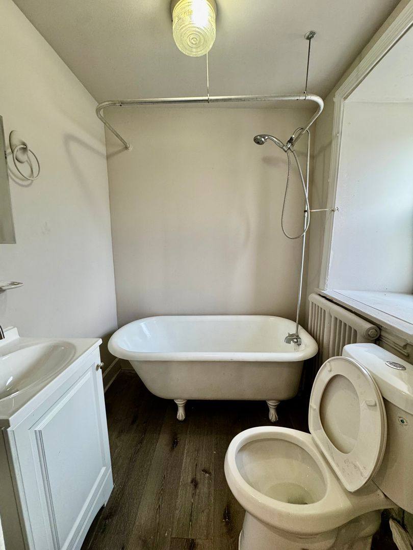 Apartment for rent at 325 Earlham Terrace, Philadelphia, PA 19144