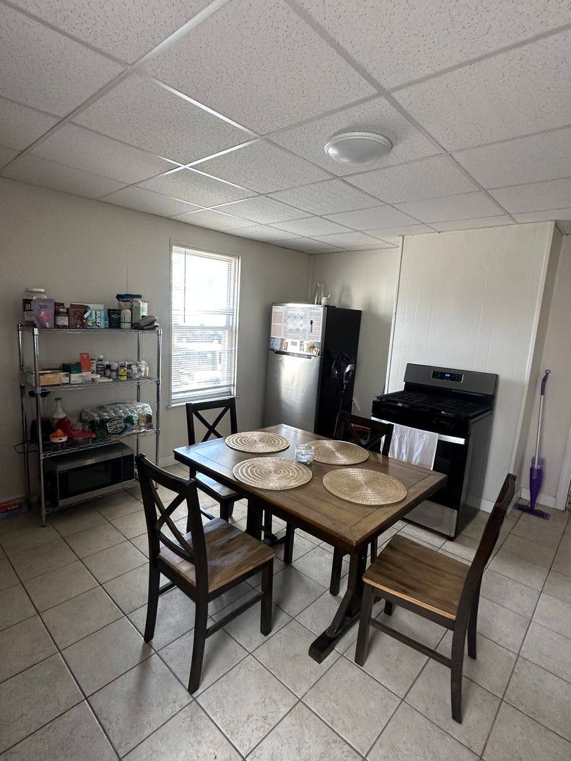 Apartment for rent at 173-175 Bayview, Providence, RI 02905