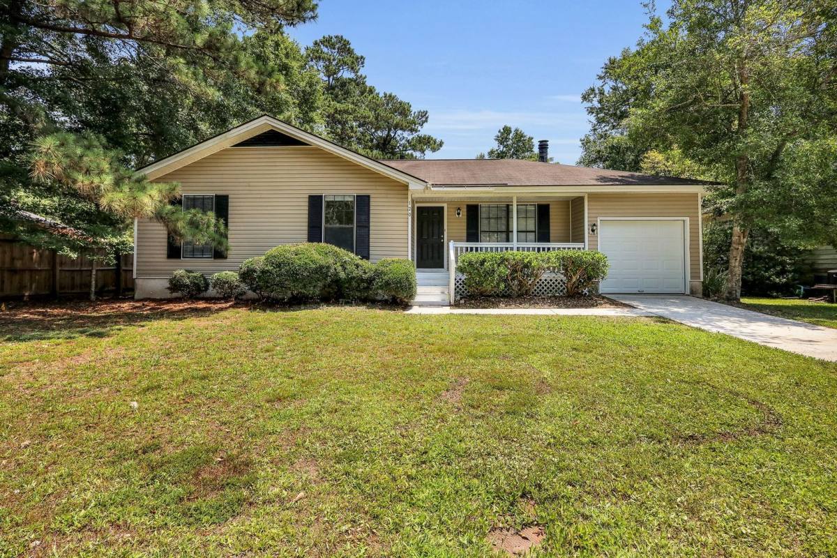 House for rent at 120 Stockbridge Dr, Savannah, GA 31419