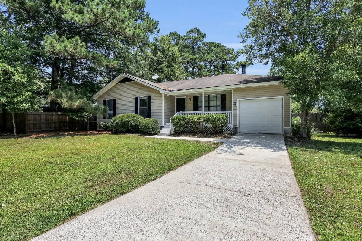 House for rent at 120 Stockbridge Dr, Savannah, GA 31419