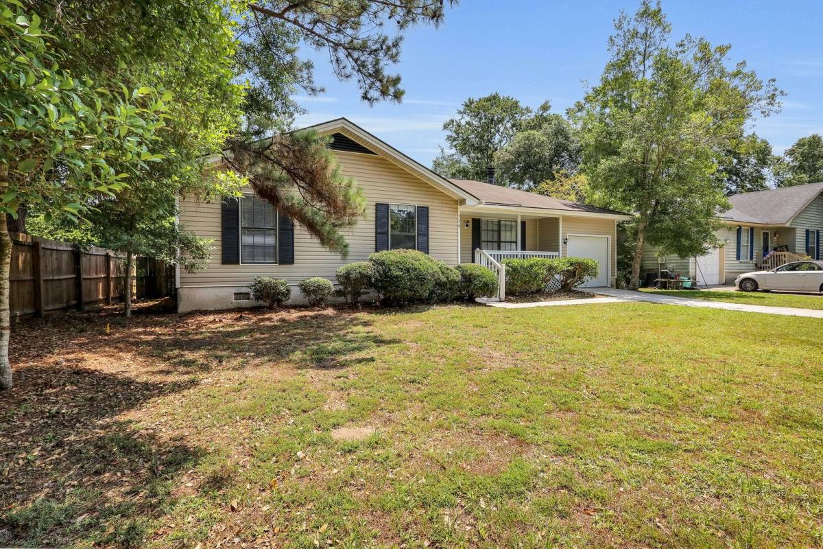 House for rent at 120 Stockbridge Dr, Savannah, GA 31419