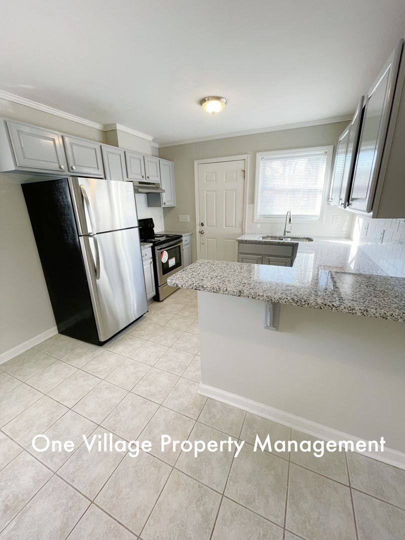 Apartment for rent at 602-604 SW Maynard Rd, Cary, NC 27511