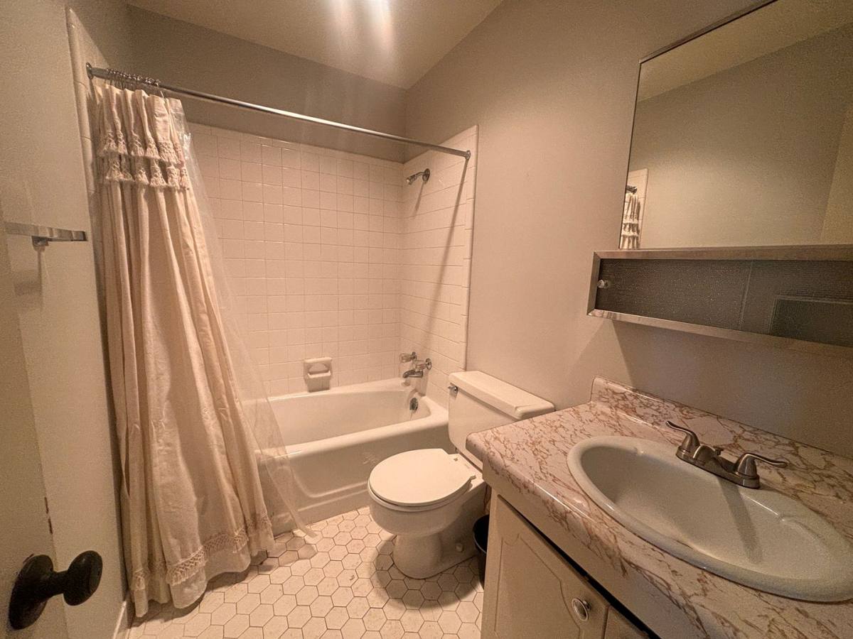 Apartment for rent at 5618 B St, Little Rock, AR 72205