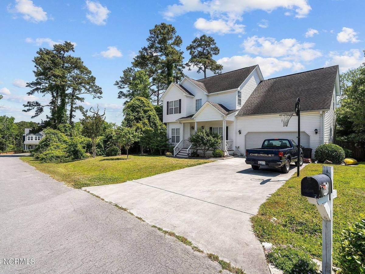 House for rent at 1010 Meridian Dr, Sneads Ferry, NC 28460