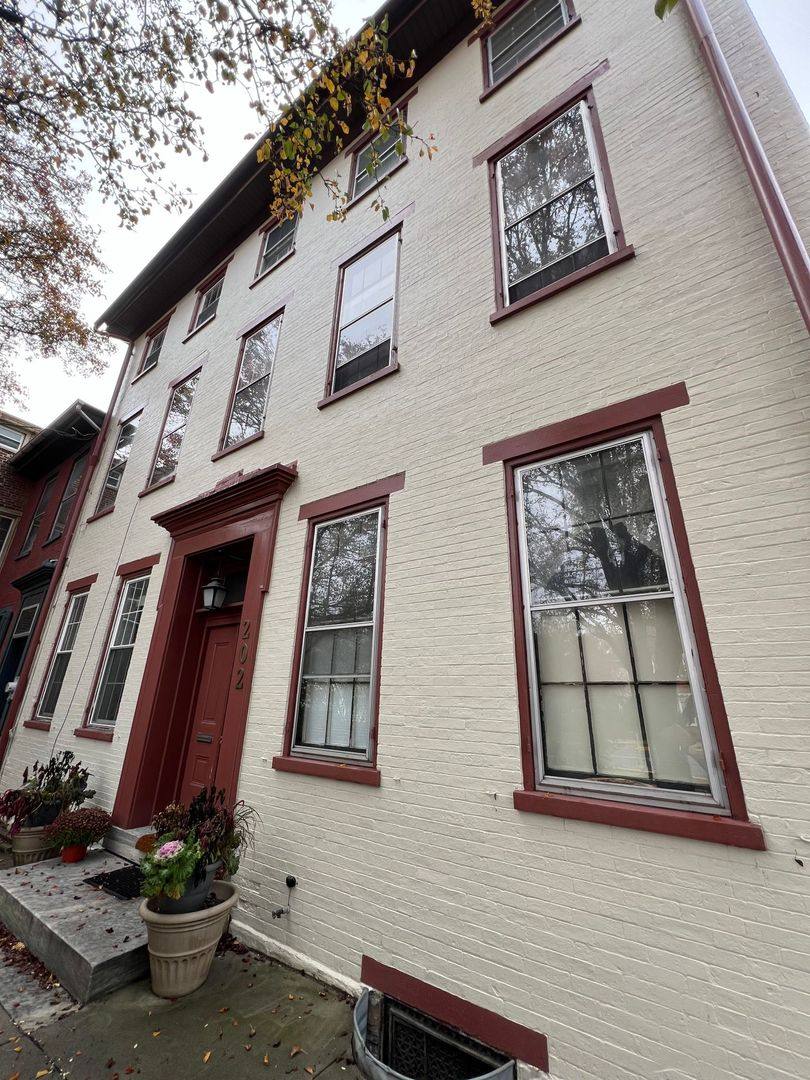 Apartment for rent at 202 E Main St, Mount Joy, PA 17552