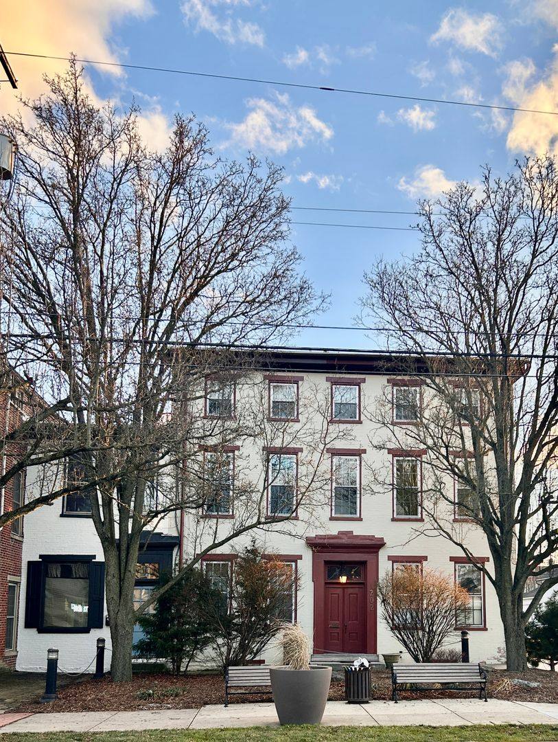 Apartment for rent at 202 E Main St, Mount Joy, PA 17552
