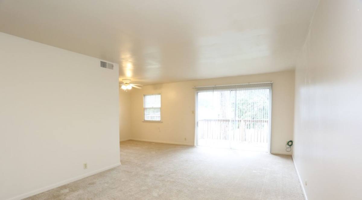 Apartment for rent at 1127 Lincoln Ave, Evansville, IN 47714