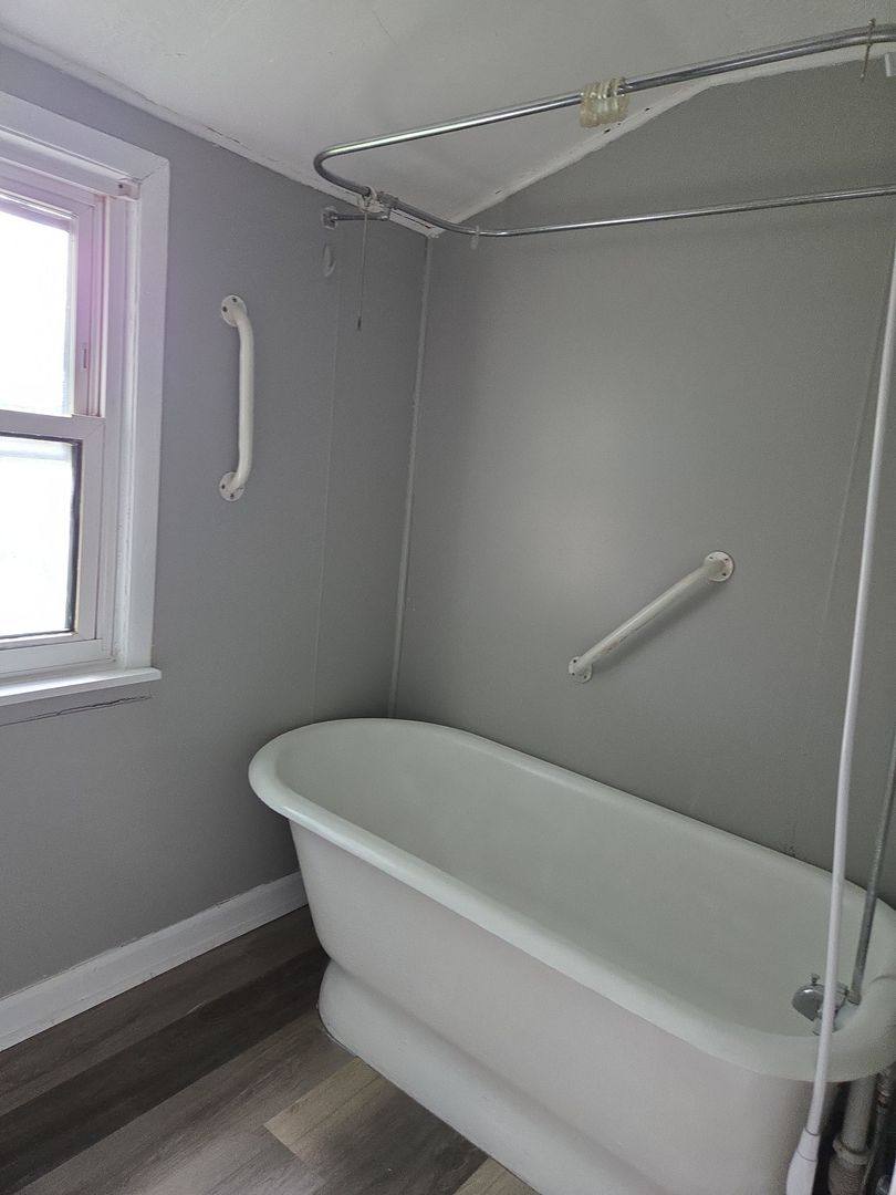 Apartment for rent at 224-226 S Irwin St, Dayton, OH 45403