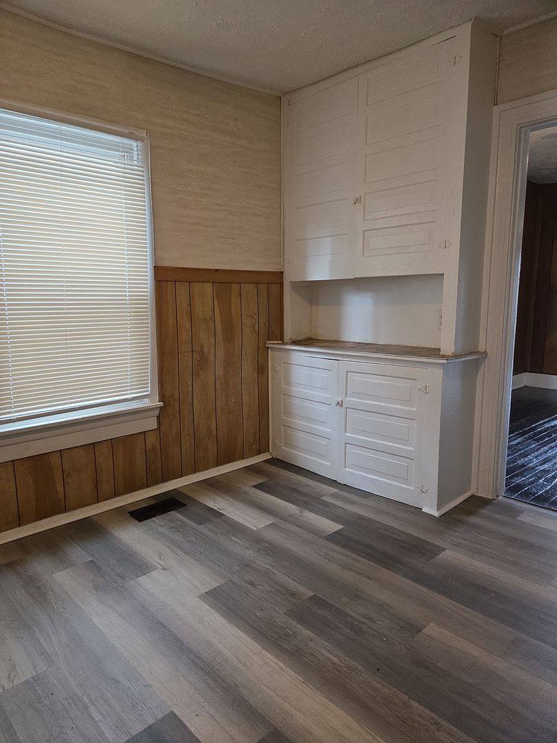 Apartment for rent at 224-226 S Irwin St, Dayton, OH 45403