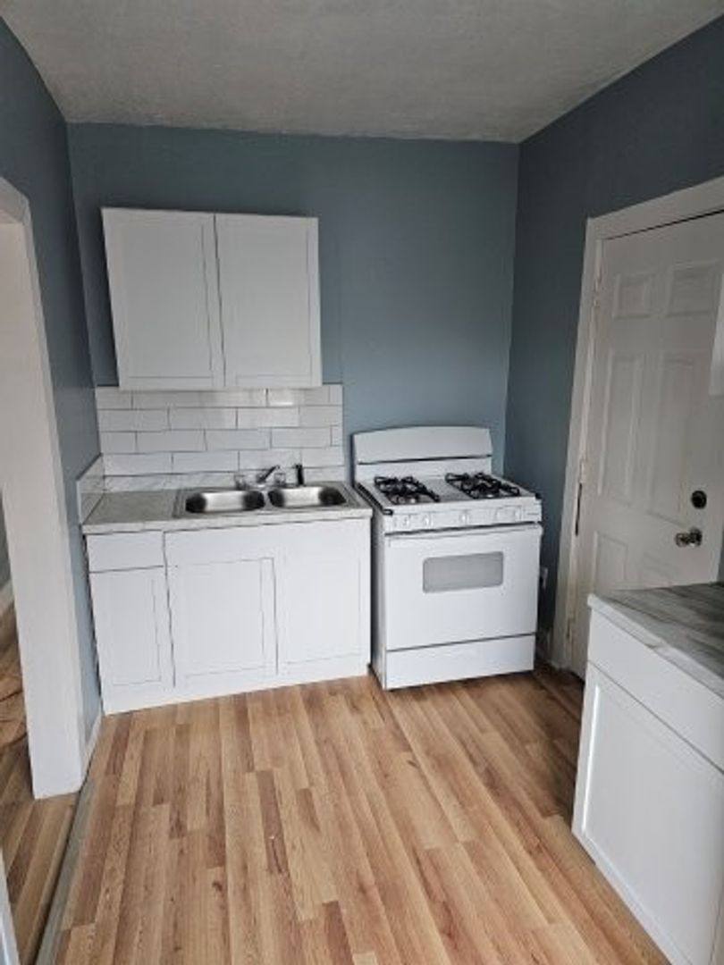 Apartment for rent at 13639 La Salle, Detroit, MI 48238