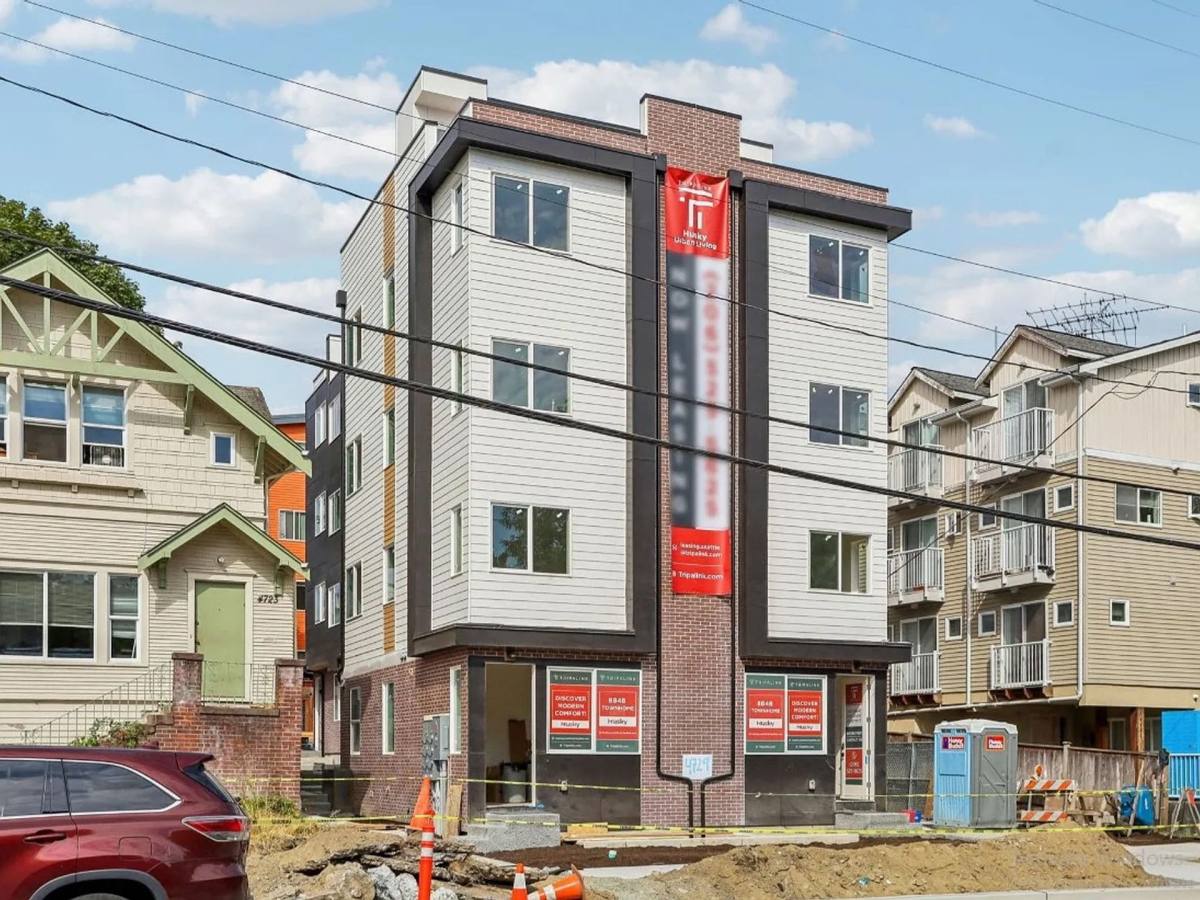 Townhouse for rent at 4729 21st Ave NE, Seattle, WA 98105