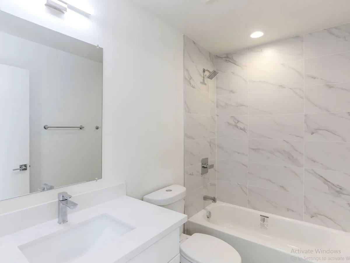 Townhouse for rent at 4729 21st Ave NE, Seattle, WA 98105