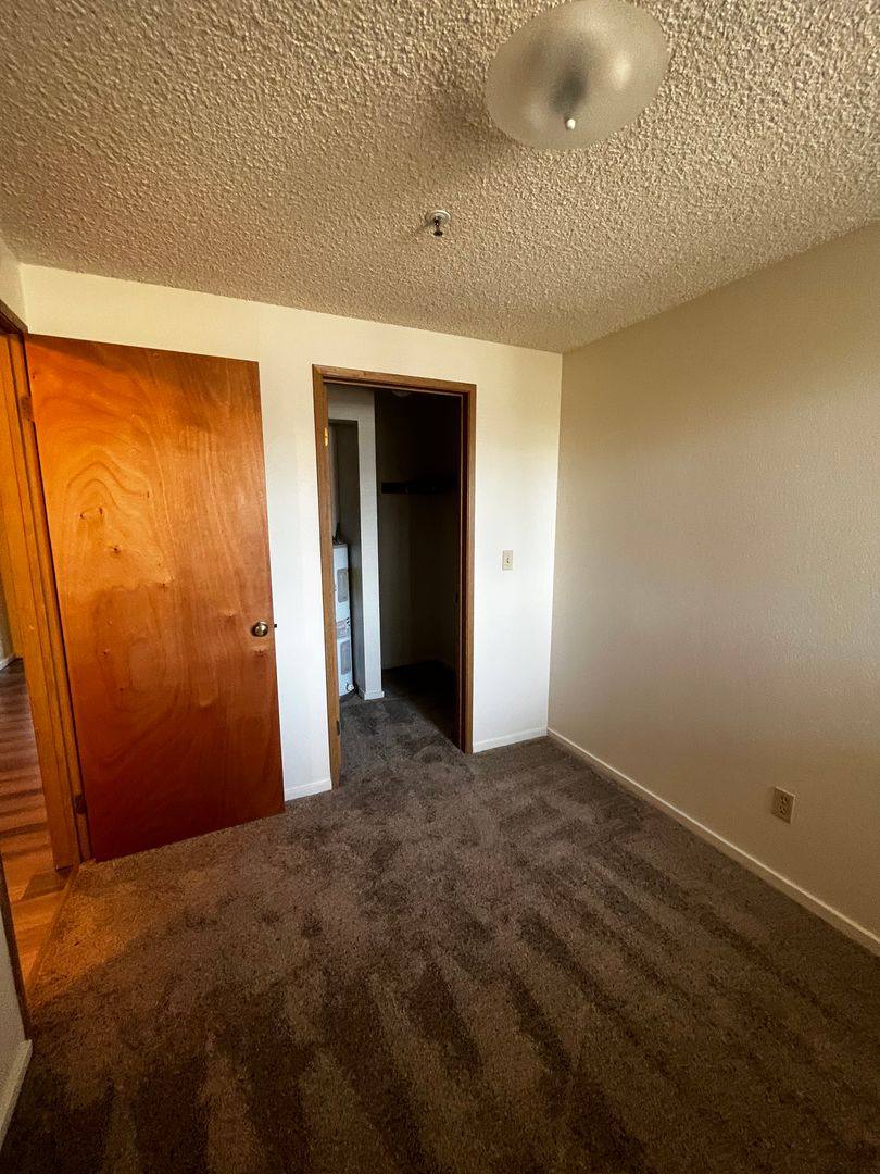 Apartment for rent at 726 E Whidbey Ave, Oak Harbor, WA 98277