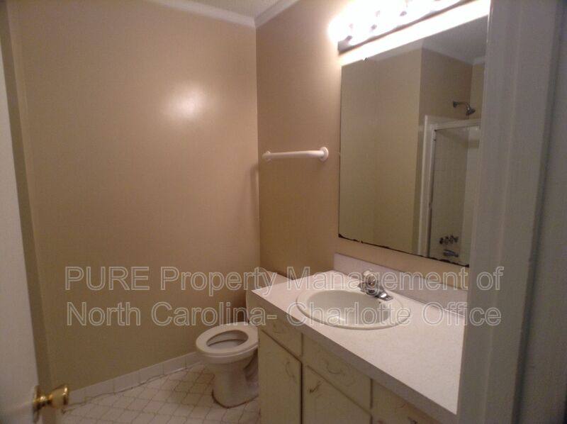 House for rent at 5221 Delivau Dr, Charlotte, NC 28215