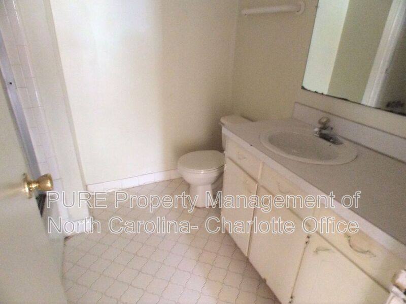 House for rent at 5221 Delivau Dr, Charlotte, NC 28215