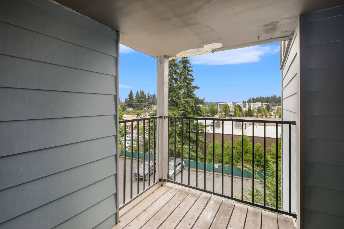 Apartment for rent at 16100 Linden Ave N, Seattle, WA 98133
