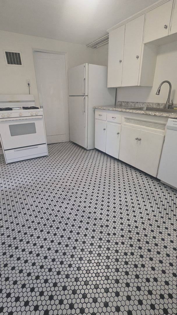 Apartment for rent at 4620 W Hayward Place, Denver, CO 80212