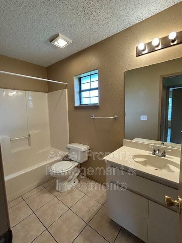 Apartment for rent at 1201 W Carmen #2, Edinburg, TX 78541