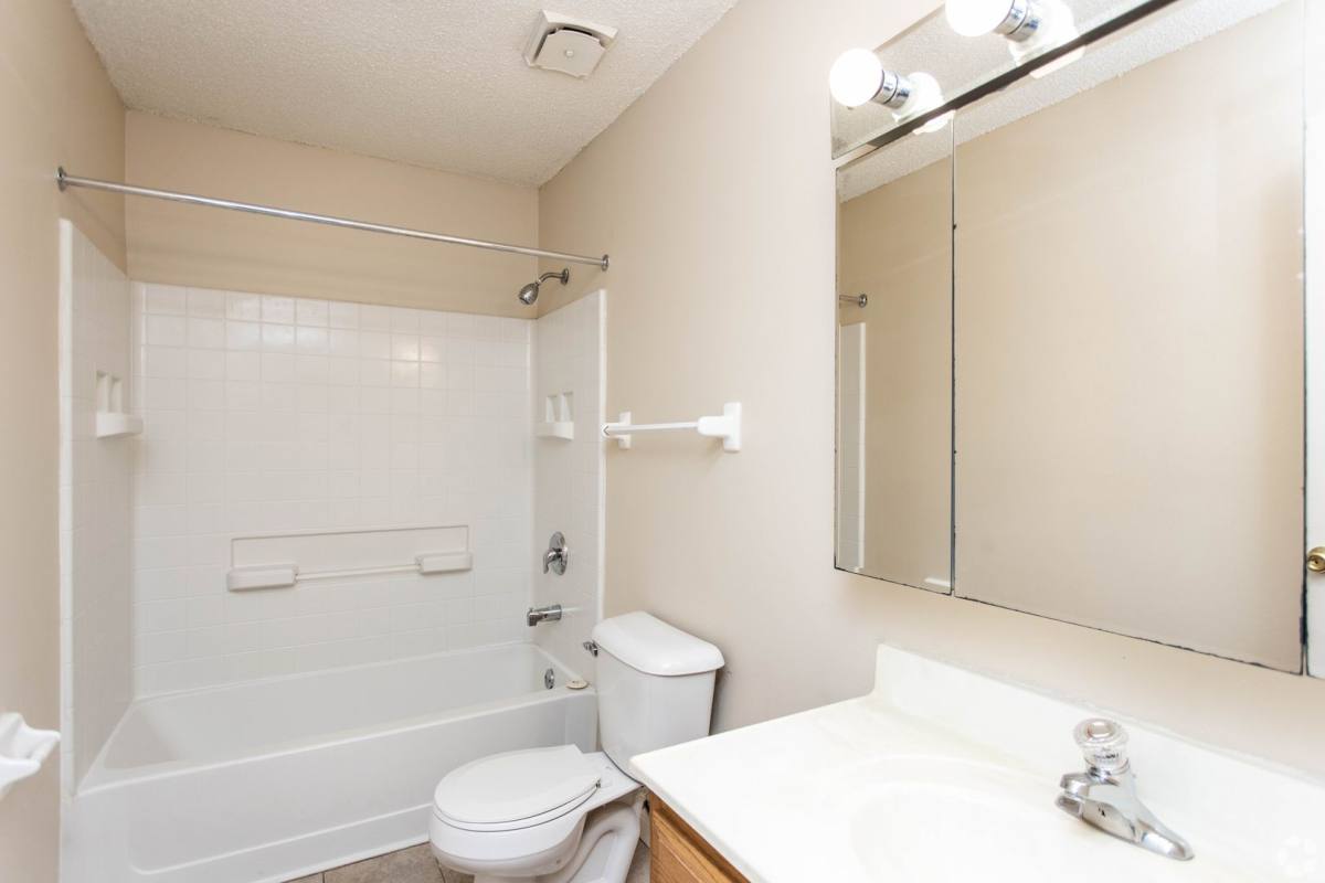 Apartment for rent at 4334 Appian Way W, Columbus, OH 43230