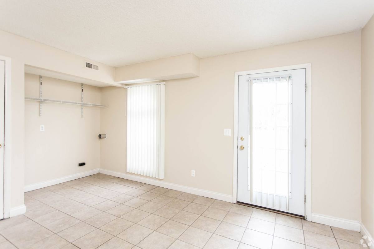 Apartment for rent at 4334 Appian Way W, Columbus, OH 43230
