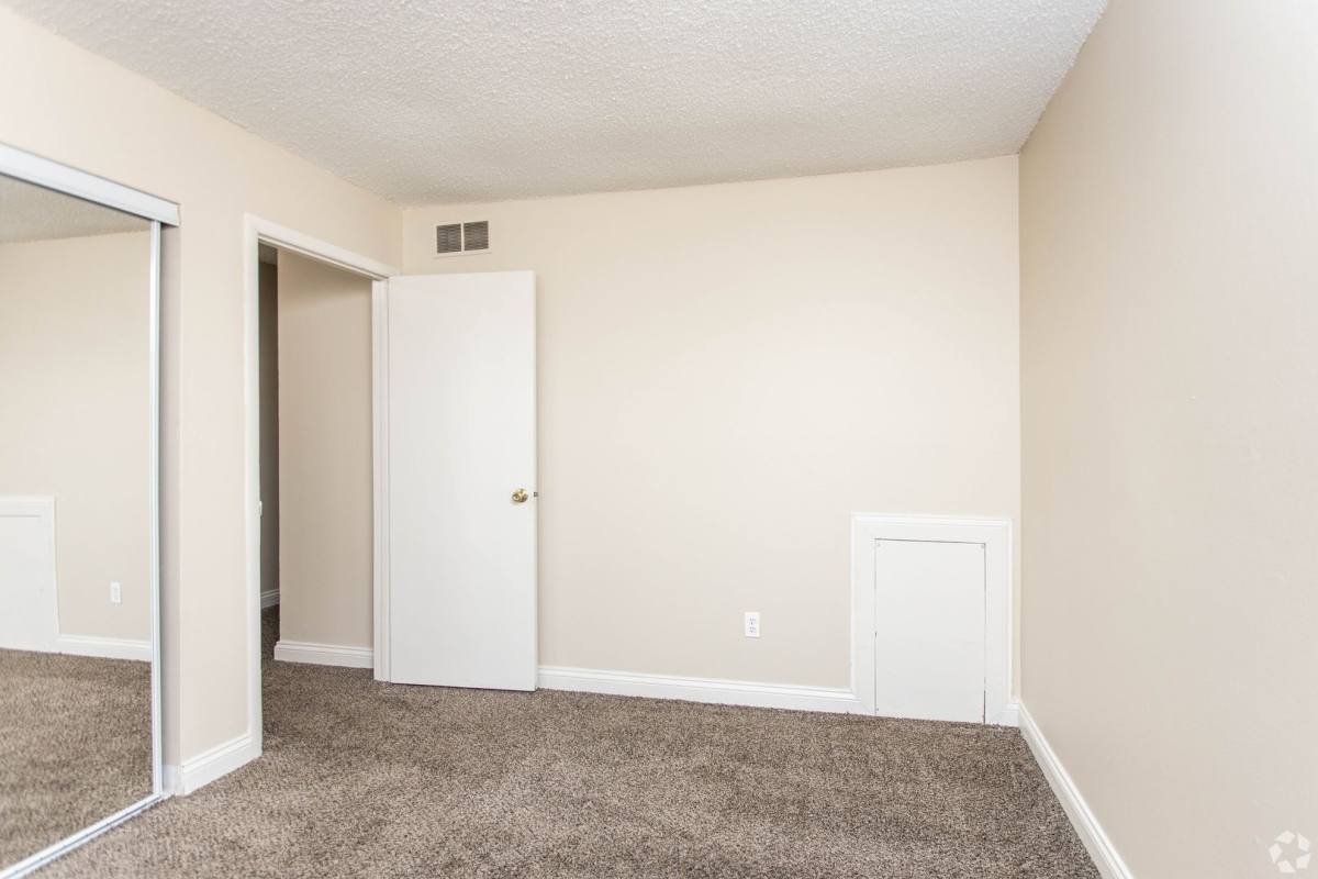 Apartment for rent at 4334 Appian Way W, Columbus, OH 43230