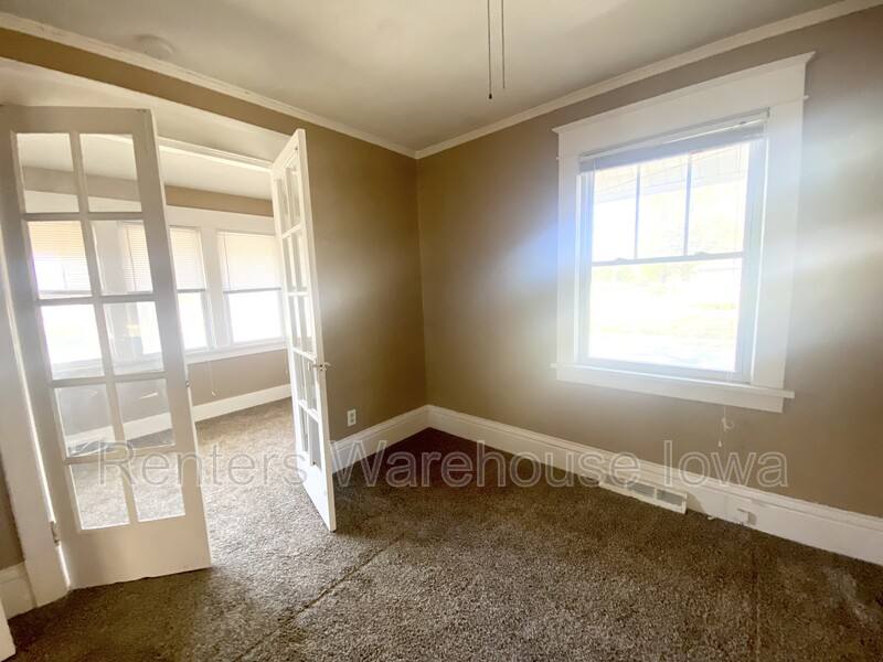 House for rent at 1829 48th St, Des Moines, IA 50310