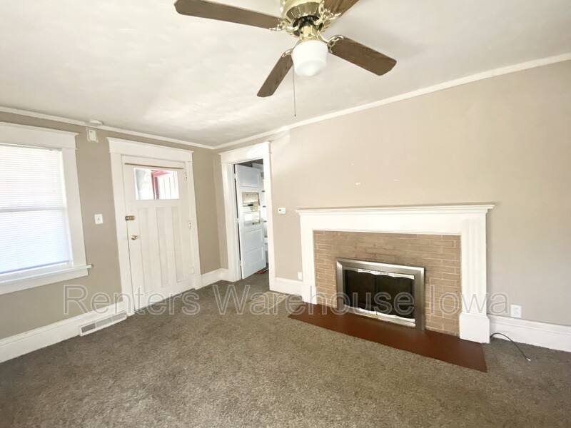 House for rent at 1829 48th St, Des Moines, IA 50310