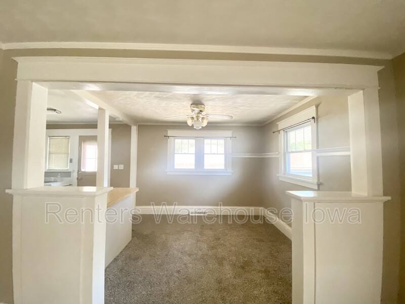 House for rent at 1829 48th St, Des Moines, IA 50310