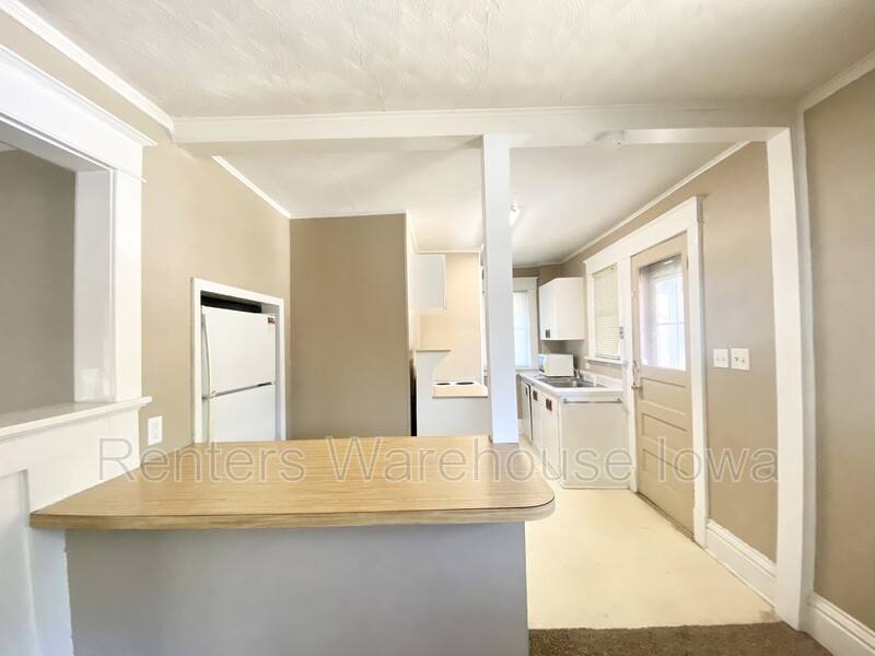 House for rent at 1829 48th St, Des Moines, IA 50310