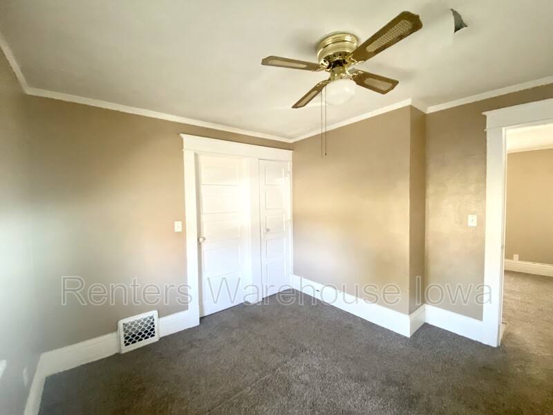 House for rent at 1829 48th St, Des Moines, IA 50310