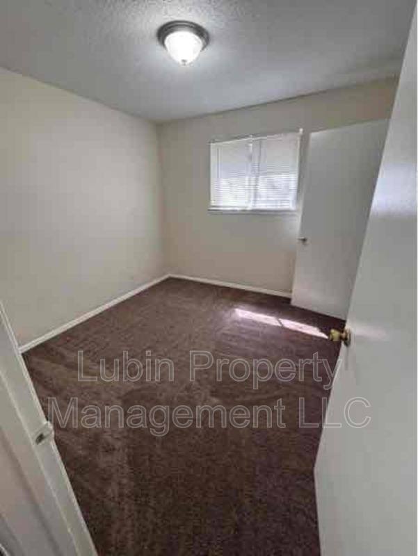 Apartment for rent at 3579 Fox Meadows Rd, Memphis, TN 38115