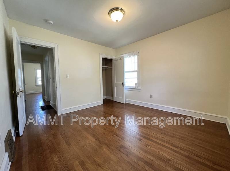 House for rent at 421 19th St NE, Cedar Rapids, IA 52402