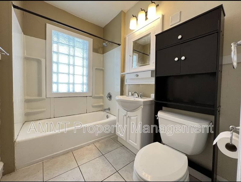 House for rent at 421 19th St NE, Cedar Rapids, IA 52402
