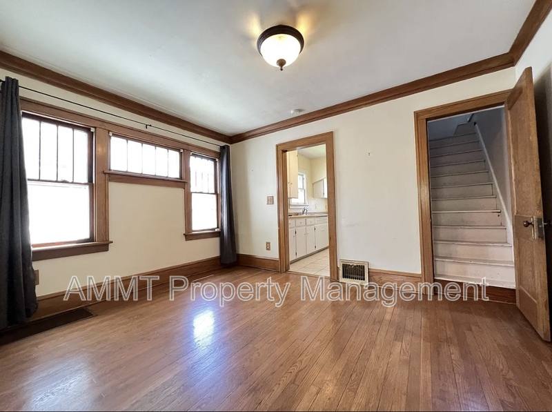 House for rent at 421 19th St NE, Cedar Rapids, IA 52402