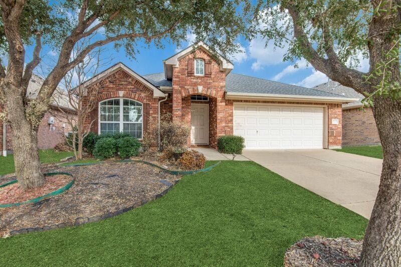 House for rent at 2849 Evening Mist Dr, Little Elm, TX 75068