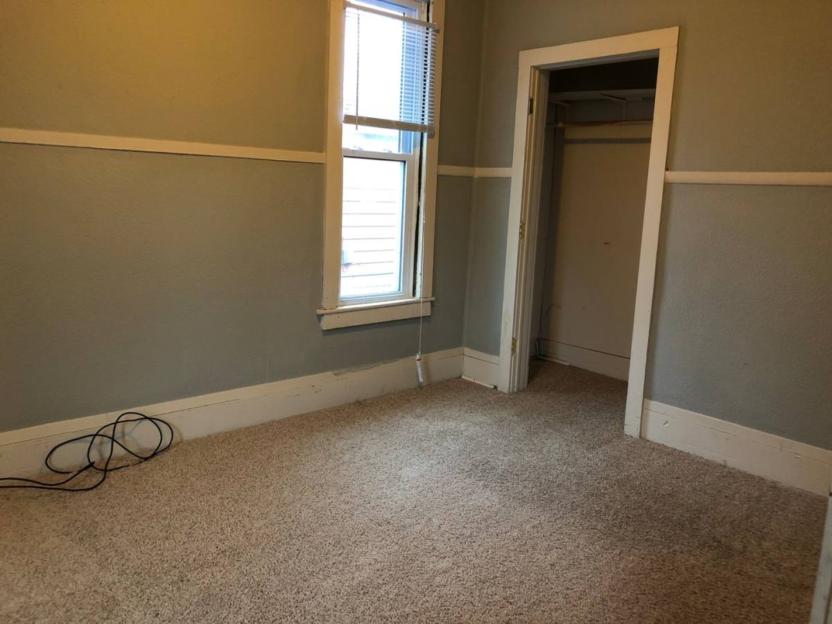 House for rent at 230 Polk St, Waterloo, IA 50703
