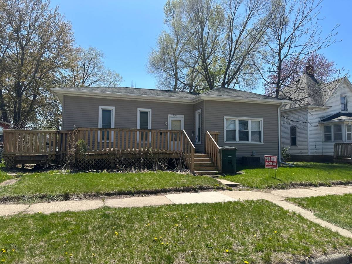 House for rent at 230 Polk St, Waterloo, IA 50703