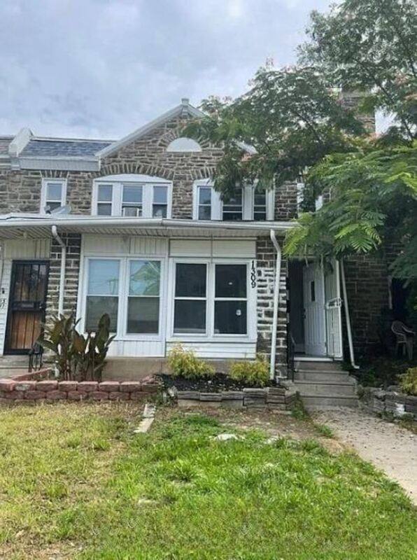 Apartment for rent at 1309 W Wingohocking St #B, Philadelphia, PA 19140