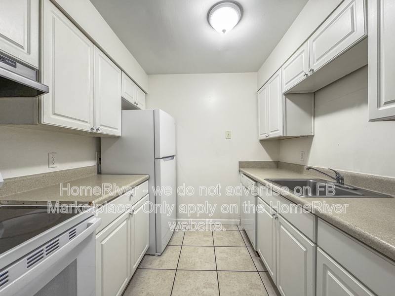 Condo for rent at 9101 W Hillsborough Ave #I-110, Tampa, FL 33615