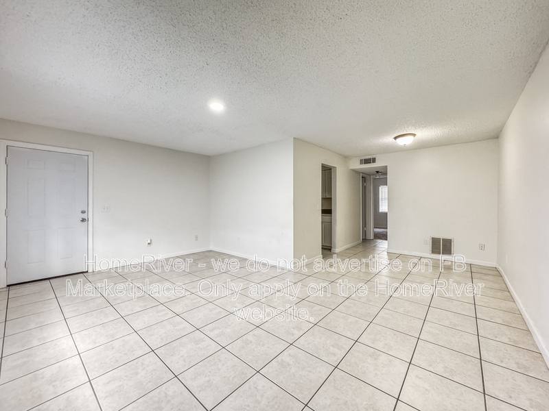 Condo for rent at 9101 W Hillsborough Ave #I-110, Tampa, FL 33615