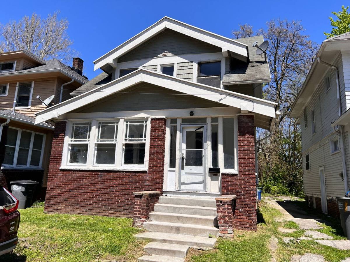 House for rent at 614 Cadillac Court, Toledo, OH 43610