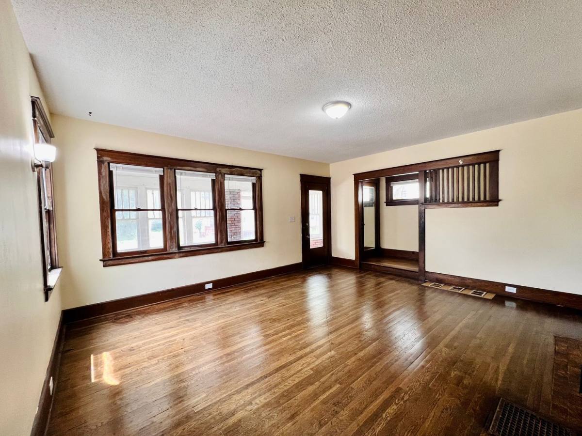 House for rent at 610 Cadillac St, Toledo, OH 43610