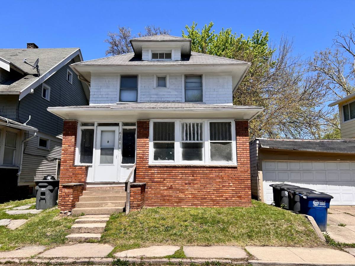 House for rent at 610 Cadillac St, Toledo, OH 43610
