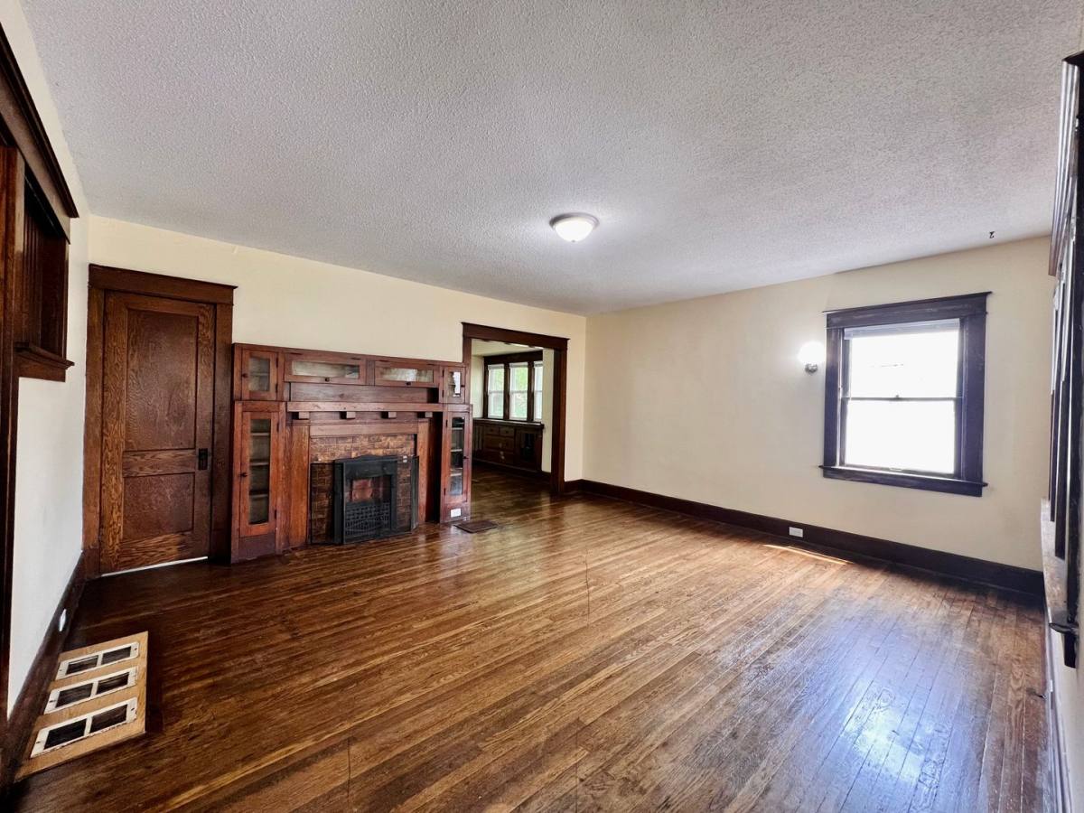 House for rent at 610 Cadillac St, Toledo, OH 43610