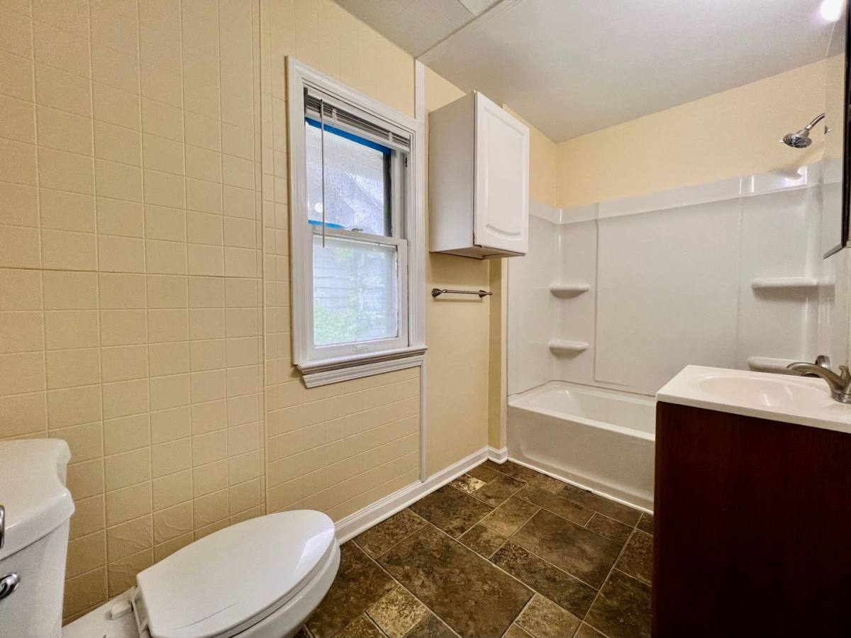 House for rent at 610 Cadillac St, Toledo, OH 43610
